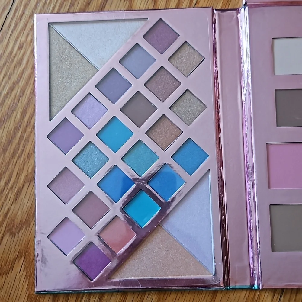 Island Vibes Full-Face Pressed Pigment Palette NWB